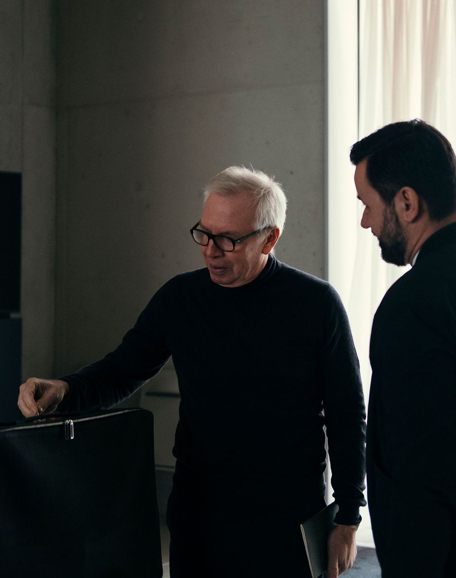 Sir David Chipperfield and Dimitrios Tsatsas.
Photo © Alexander Kilian, Berlin Sir David Chipperfield and Dimitrios Tsatsas.
Photo © Alexander Kilian, Berlin