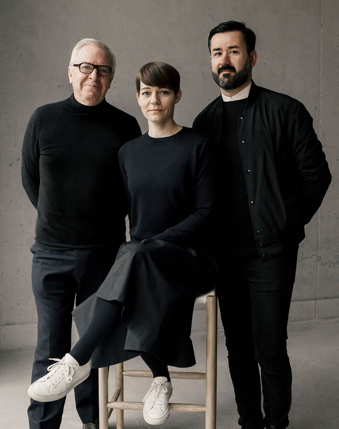 Sir David Chipperfield, Esther Schulze-Tsatsas and Dimitrios Tsatsas.
Photo © Alexander Kilian, Berlin Sir David Chipperfield, Esther Schulze-Tsatsas and Dimitrios Tsatsas.
Photo © Alexander Kilian, Berlin
