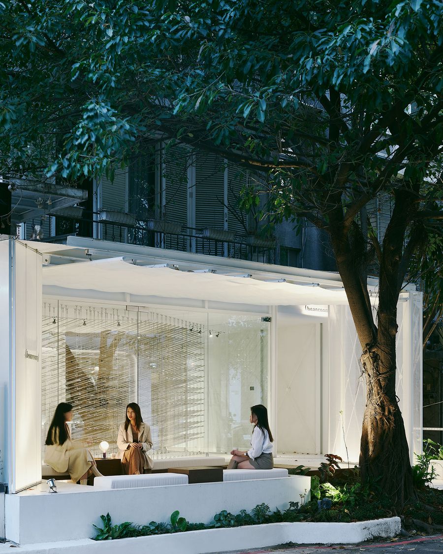 Minimalist Design Meets Sensory Richness in a Specialty Coffee Shop in ...