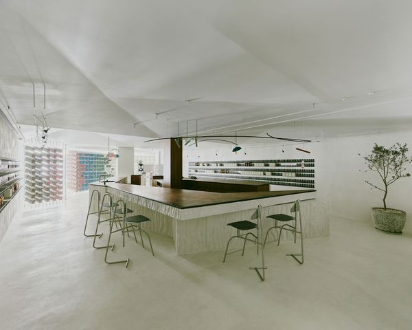 Minimalist Design Meets Sensory Richness in a Specialty Coffee Shop in ...