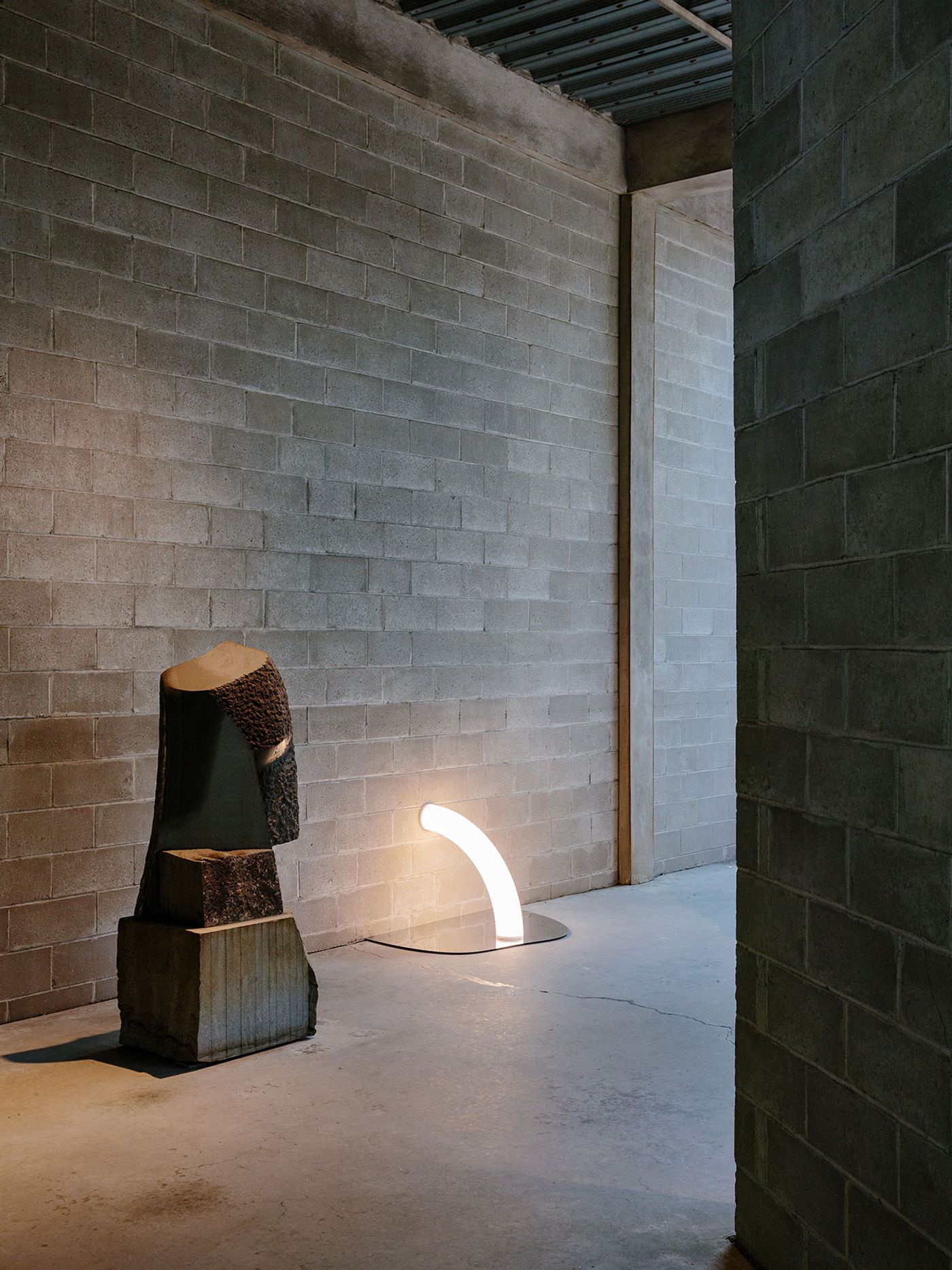 Installation view. "Objects of Common Interest: Hard, Soft, and All Lit Up with Nowhere to Go", Noguchi Museum, New York. Photography by Brian W. Ferry. Artworks © Objects of Common Interest and © The Isamu Noguchi Foundation and Garden Museum / Artists Rights Society Installation view. "Objects of Common Interest: Hard, Soft, and All Lit Up with Nowhere to Go", Noguchi Museum, New York. Photography by Brian W. Ferry. Artworks © Objects of Common Interest and © The Isamu Noguchi Foundation and Garden Museum / Artists Rights Society