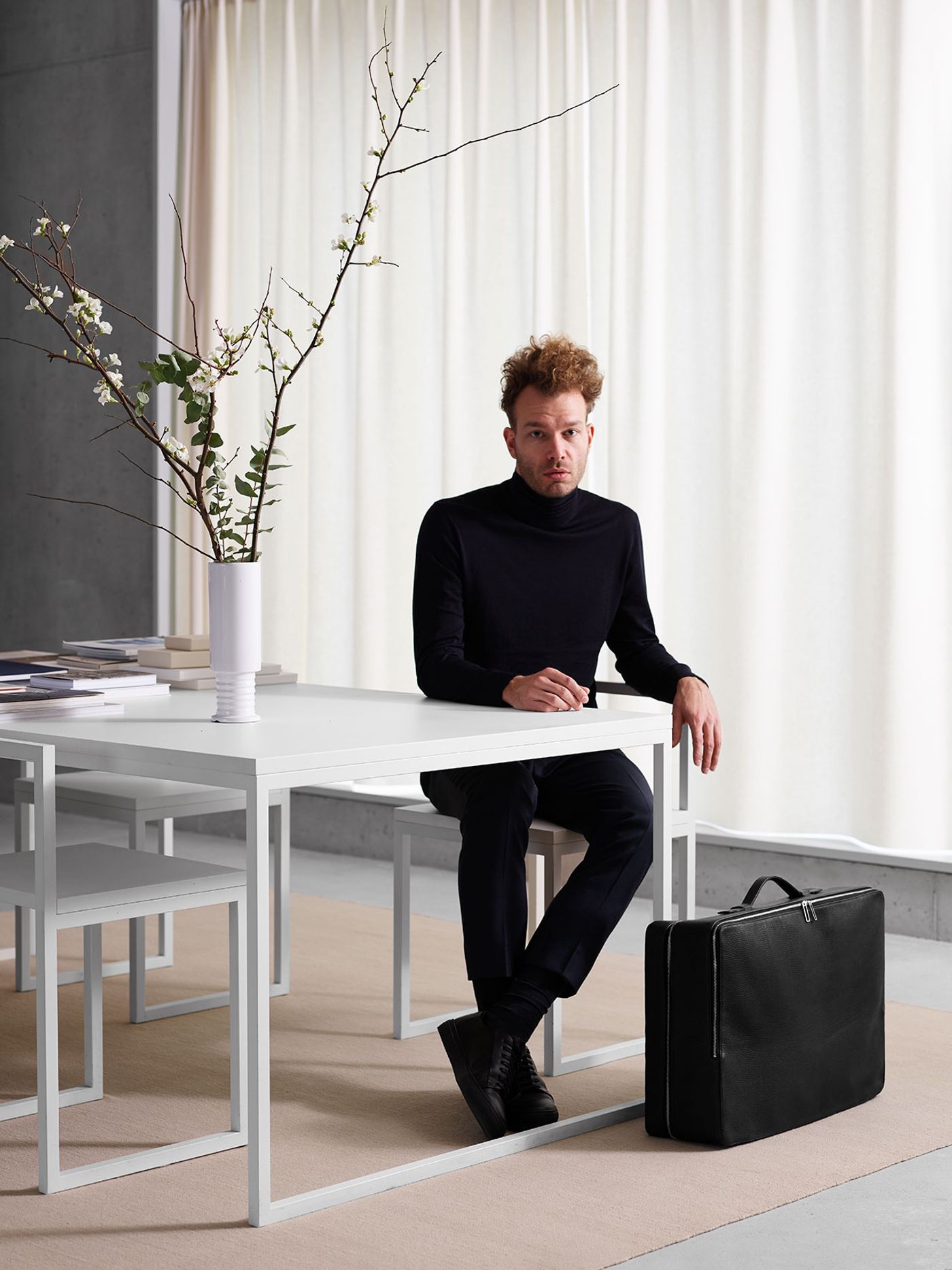 SUIT-CASE by Sir David Chipperfield and Tsatsas. Photo © Gerhardt Kellermann, Munich SUIT-CASE by Sir David Chipperfield and Tsatsas. Photo © Gerhardt Kellermann, Munich
