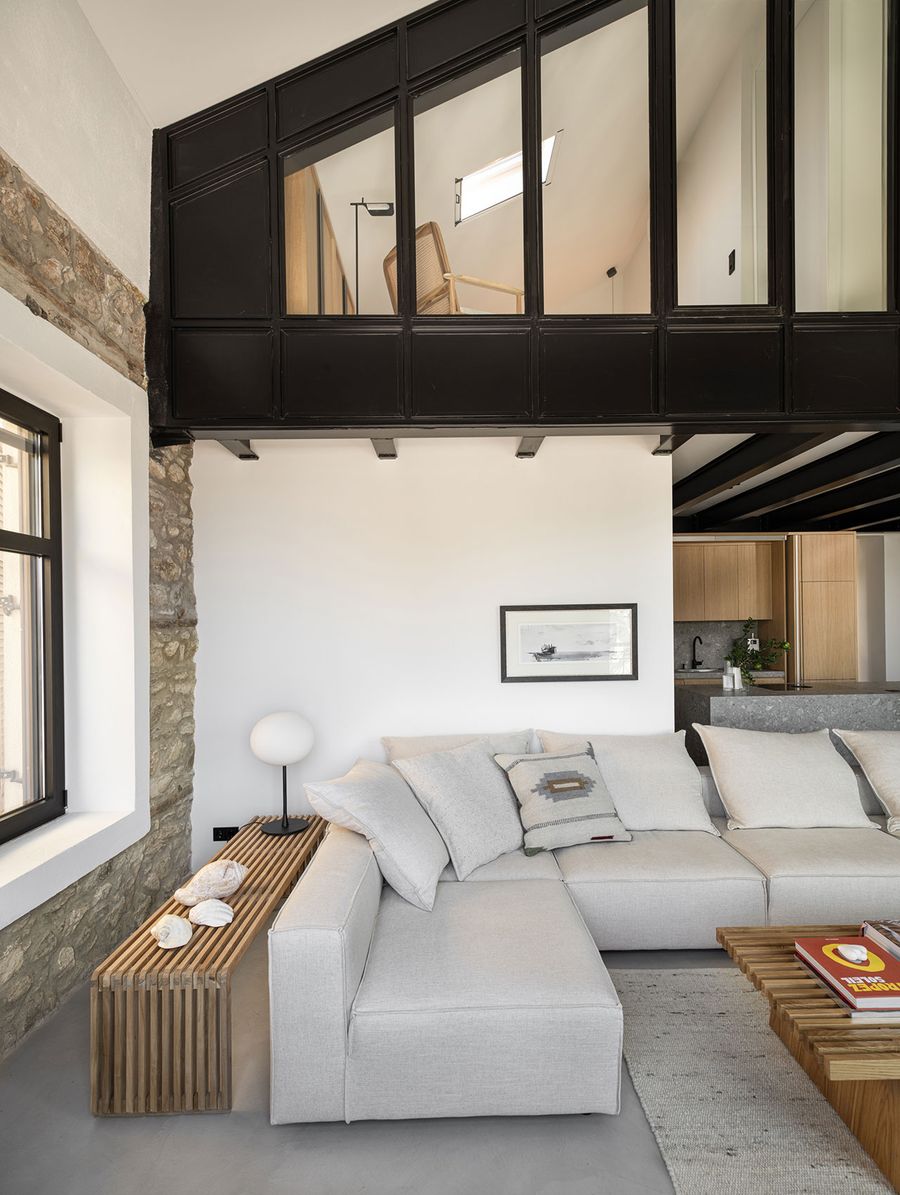 Thasos Loft: A Harmonious Blend of Tradition and Modernity by Minas ...