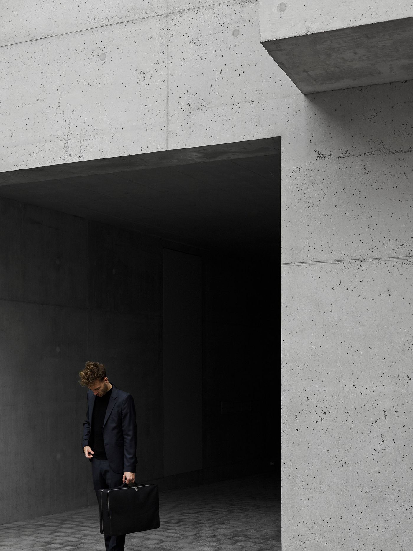 SUIT-CASE by Sir David Chipperfield and Tsatsas. Photo © Gerhardt Kellermann, Munich SUIT-CASE by Sir David Chipperfield and Tsatsas. Photo © Gerhardt Kellermann, Munich