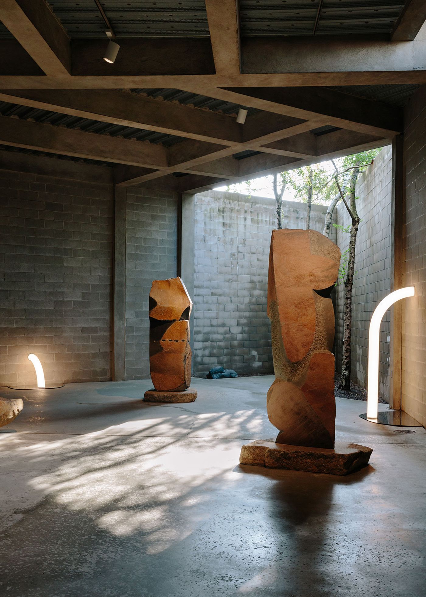 Installation view. "Objects of Common Interest: Hard, Soft, and All Lit Up with Nowhere to Go", Noguchi Museum, New York. Photography by Brian W. Ferry. Artworks © Objects of Common Interest and © The Isamu Noguchi Foundation and Garden Museum / Artists Rights Society Installation view. "Objects of Common Interest: Hard, Soft, and All Lit Up with Nowhere to Go", Noguchi Museum, New York. Photography by Brian W. Ferry. Artworks © Objects of Common Interest and © The Isamu Noguchi Foundation and Garden Museum / Artists Rights Society