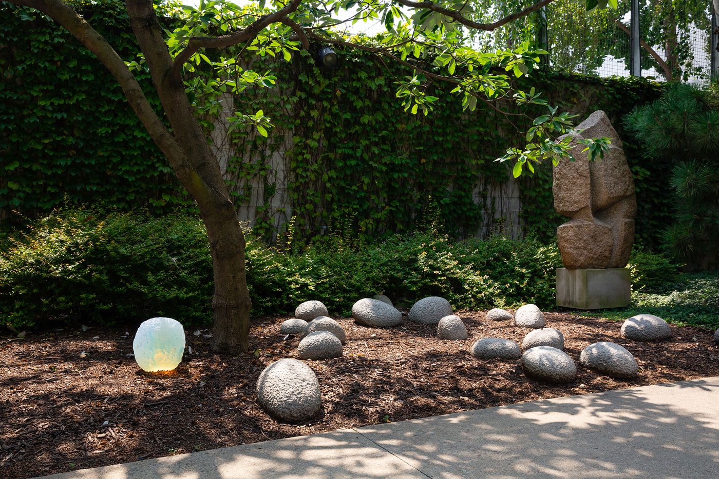 Installation view. "Objects of Common Interest: Hard, Soft, and All Lit Up with Nowhere to Go", Noguchi Museum, New York. Photography by Brian W. Ferry. Artworks © Objects of Common Interest and © The Isamu Noguchi Foundation and Garden Museum / Artists Rights Society Installation view. "Objects of Common Interest: Hard, Soft, and All Lit Up with Nowhere to Go", Noguchi Museum, New York. Photography by Brian W. Ferry. Artworks © Objects of Common Interest and © The Isamu Noguchi Foundation and Garden Museum / Artists Rights Society