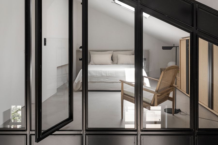 Thasos Loft: A Harmonious Blend of Tradition and Modernity by Minas ...