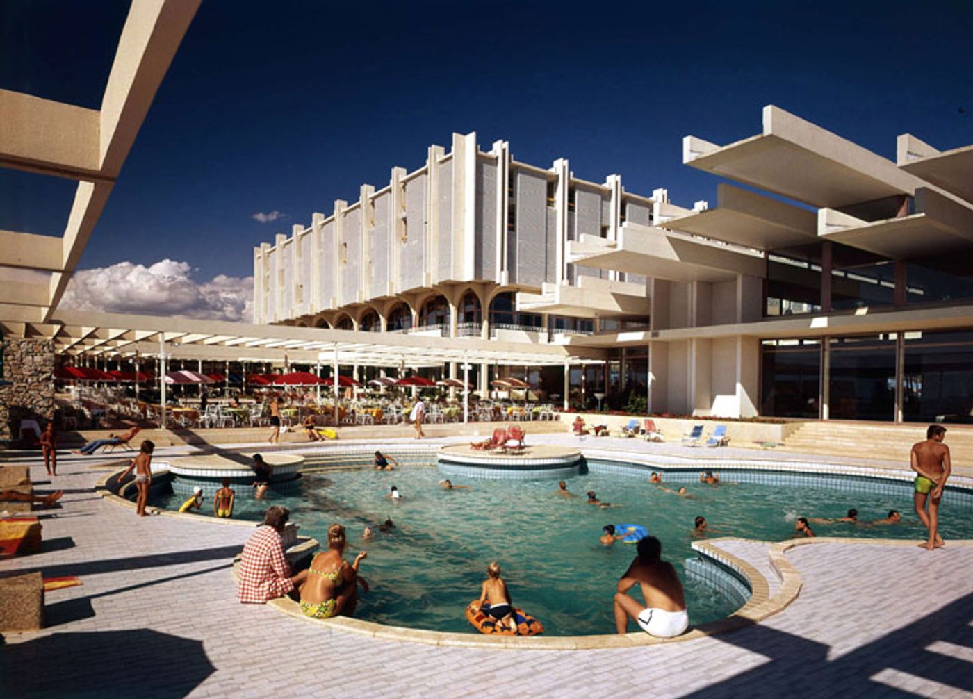 Hotel Haludovo in Malinska, architect: Boris MagasÌ, 1972. Photo © CCN Images, Zagreb. Hotel Haludovo in Malinska, architect: Boris MagasÌ, 1972. Photo © CCN Images, Zagreb.