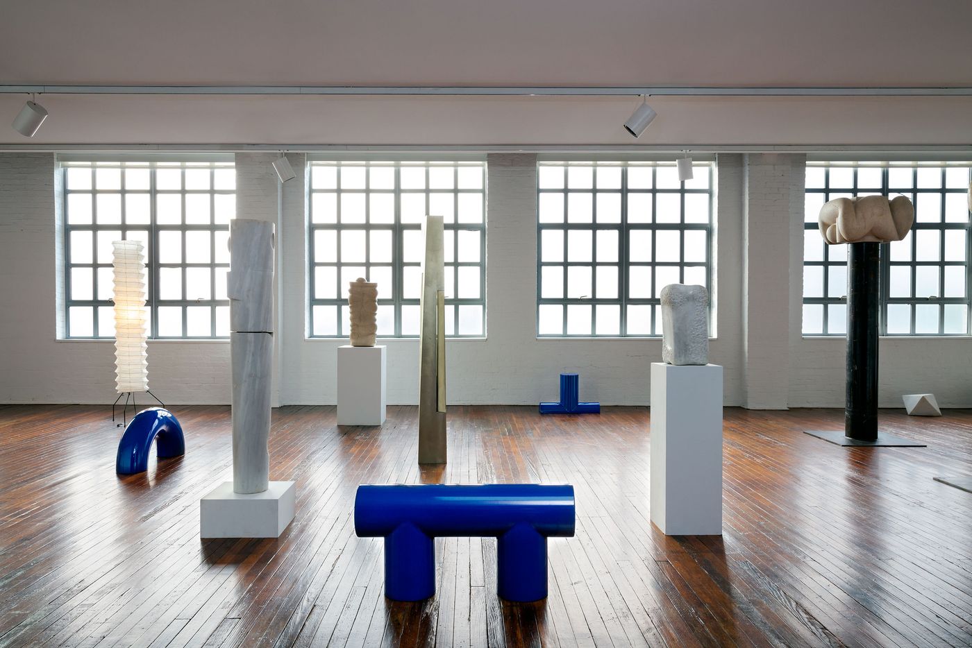 Installation view. "Objects of Common Interest: Hard, Soft, and All Lit Up with Nowhere to Go", Noguchi Museum, New York. Photography by Brian W. Ferry. Artworks © Objects of Common Interest and © The Isamu Noguchi Foundation and Garden Museum / Artists Rights Society Installation view. "Objects of Common Interest: Hard, Soft, and All Lit Up with Nowhere to Go", Noguchi Museum, New York. Photography by Brian W. Ferry. Artworks © Objects of Common Interest and © The Isamu Noguchi Foundation and Garden Museum / Artists Rights Society