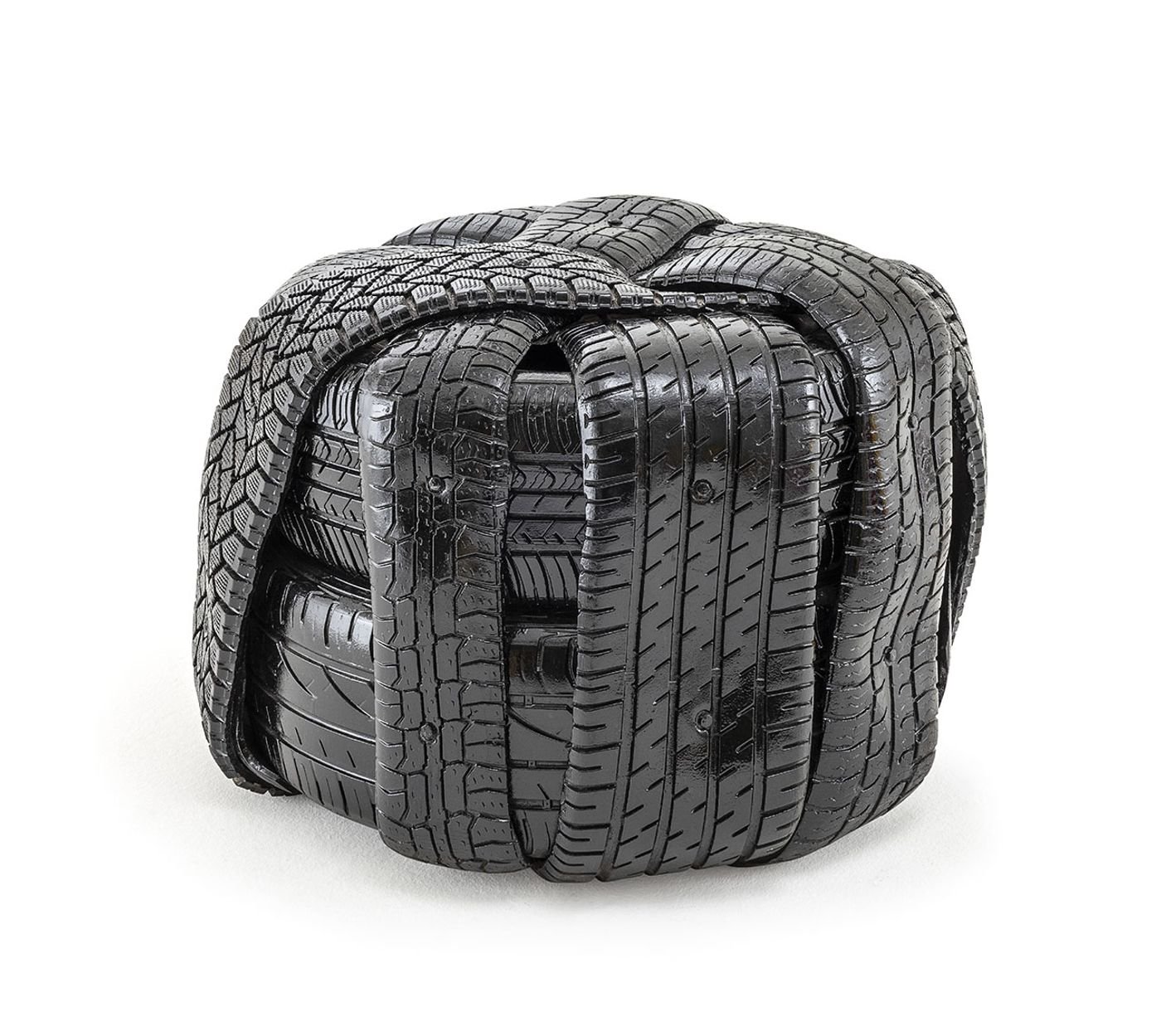 Amadou Fatoumata Ba, Pouf Tressé, 2014 © Vitra Design Museum, photo: Andreas Sütterlin Amadou Fatoumata Ba, Pouf Tressé, 2014 © Vitra Design Museum, photo: Andreas Sütterlin