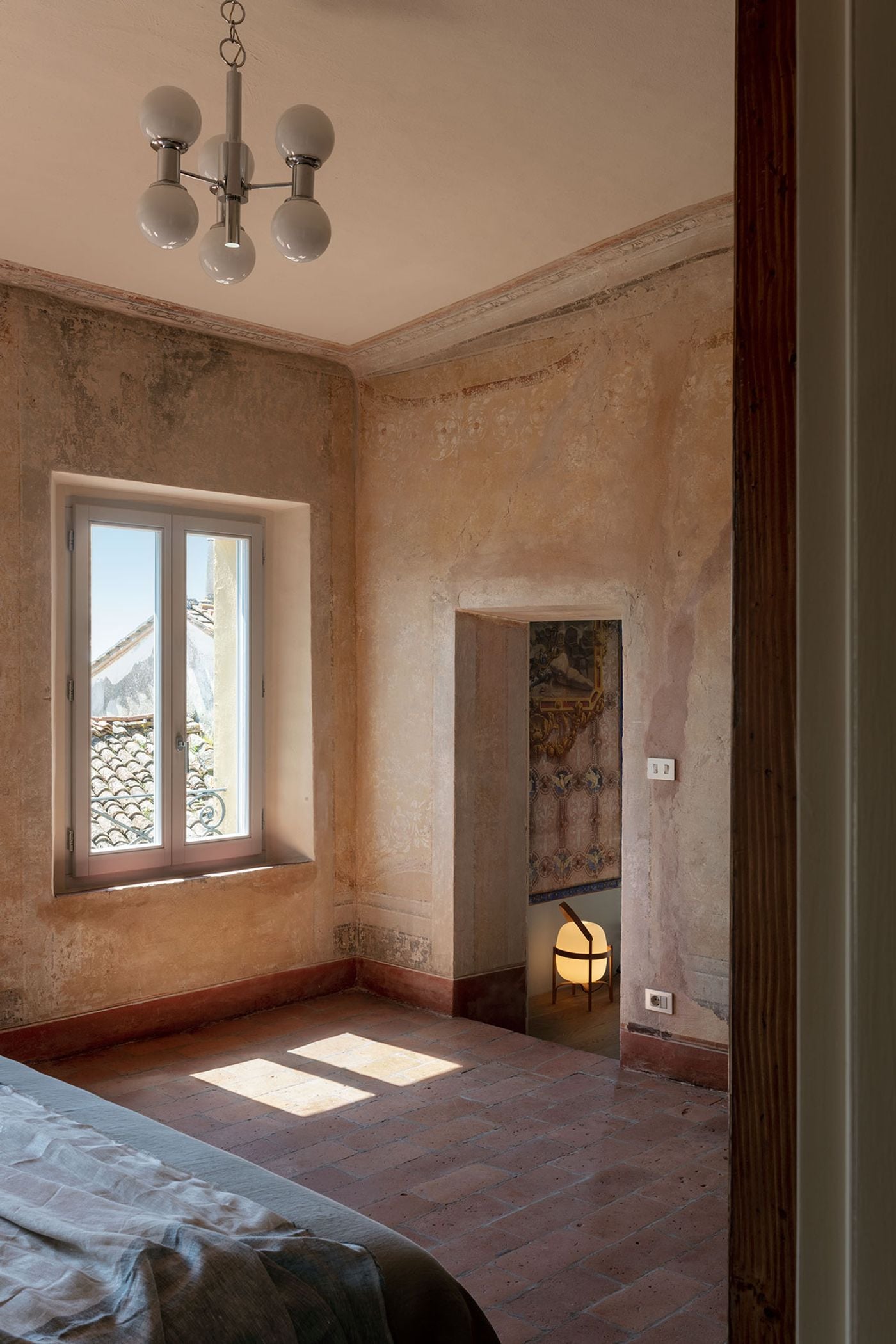 19th Century Frescoes Turn a Modest Holiday Residence in Tuscany into ...