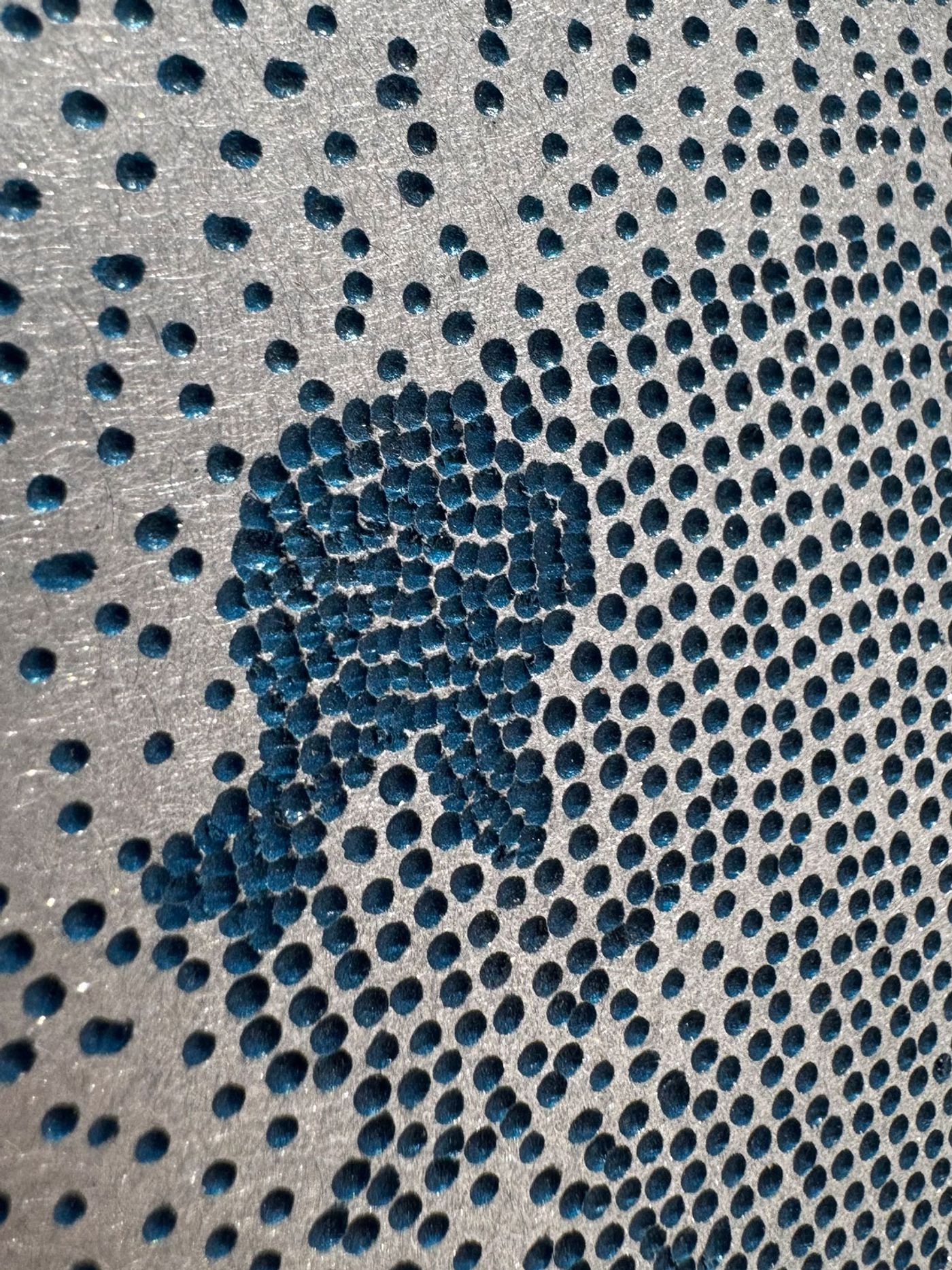 Yiannis Stempilis.
Three Metals and the Blue Caribbean Girl (detail), 2024. Copper, zinc and brass, metallic colour, 165 x 100 cm.
Αrt Zone 42. Yiannis Stempilis.
Three Metals and the Blue Caribbean Girl (detail), 2024. Copper, zinc and brass, metallic colour, 165 x 100 cm.
Αrt Zone 42.