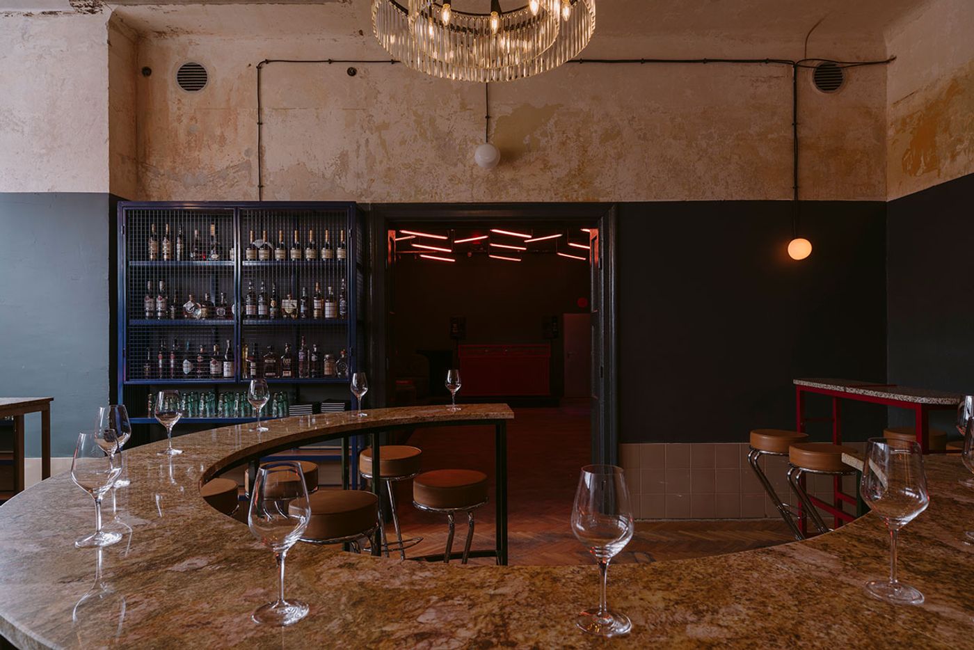 Próżność (eng. "Vanity") Club by wiercinski-studio in Poznan, Poland.Photo © PION Studio (Basia Kuligowska, Przemyslaw Nieciecki). Próżność (eng. "Vanity") Club by wiercinski-studio in Poznan, Poland.Photo © PION Studio (Basia Kuligowska, Przemyslaw Nieciecki).
