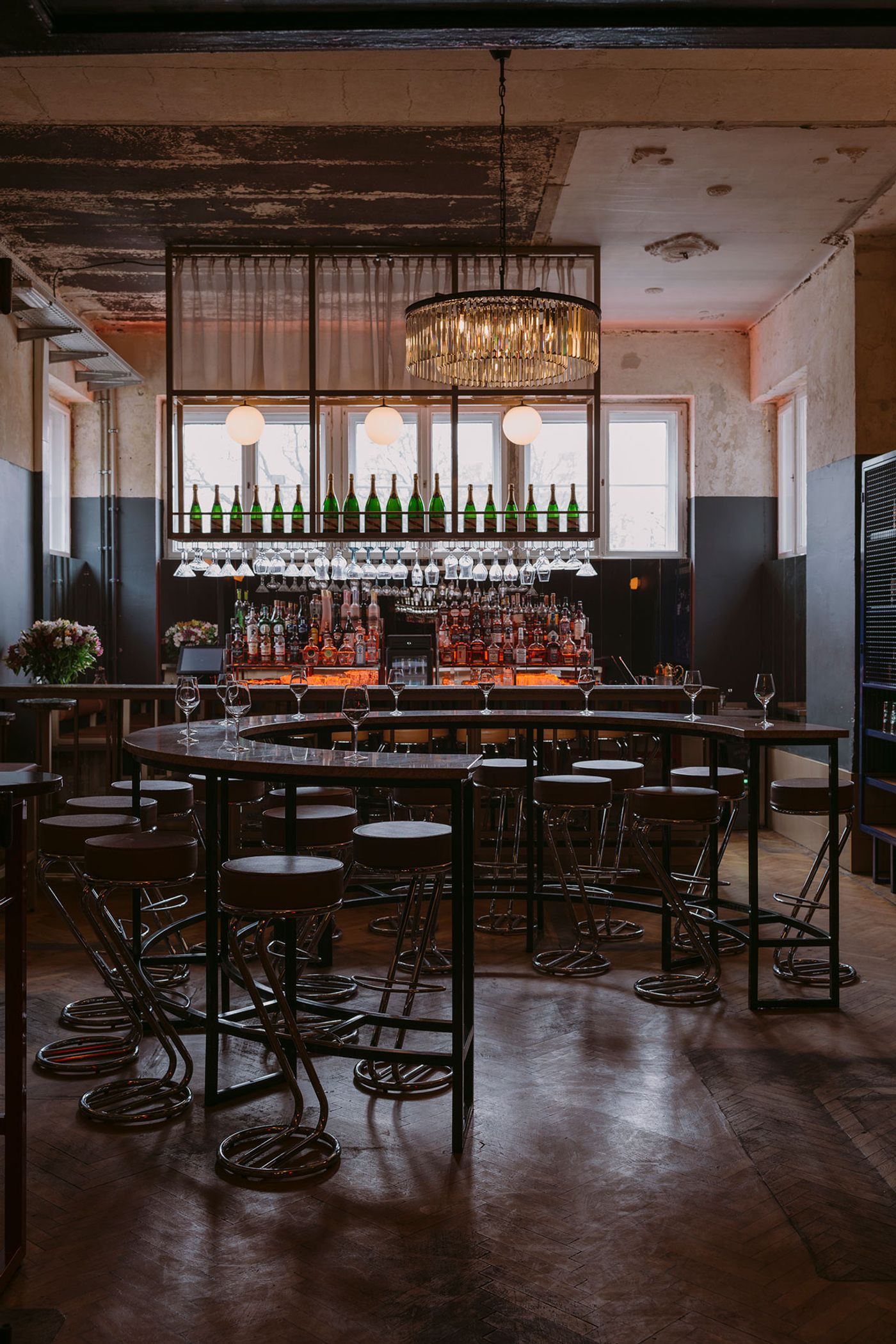 Próżność (eng. "Vanity") Club by wiercinski-studio in Poznan, Poland.Photo © PION Studio (Basia Kuligowska, Przemyslaw Nieciecki). Próżność (eng. "Vanity") Club by wiercinski-studio in Poznan, Poland.Photo © PION Studio (Basia Kuligowska, Przemyslaw Nieciecki).