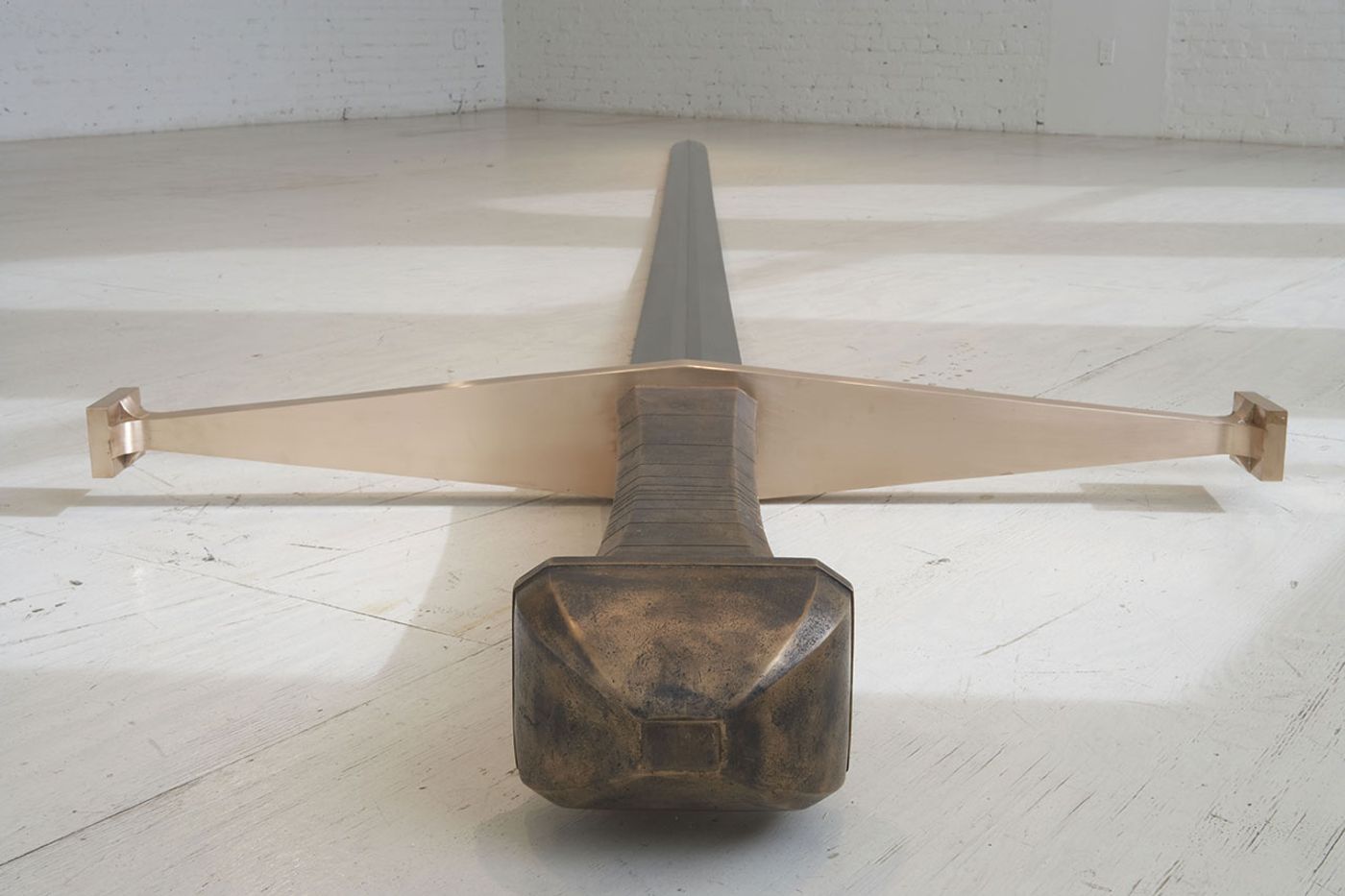 Kris Martin, Mandi XV, 2007. Steel, bronze. Installation view MOMA PS1. Photo by Matthew Septimus.
Artist's statement: This perfectly functional sword is too large for a man. Who is it for? Kris Martin, Mandi XV, 2007. Steel, bronze. Installation view MOMA PS1. Photo by Matthew Septimus.
Artist's statement: This perfectly functional sword is too large for a man. Who is it for?