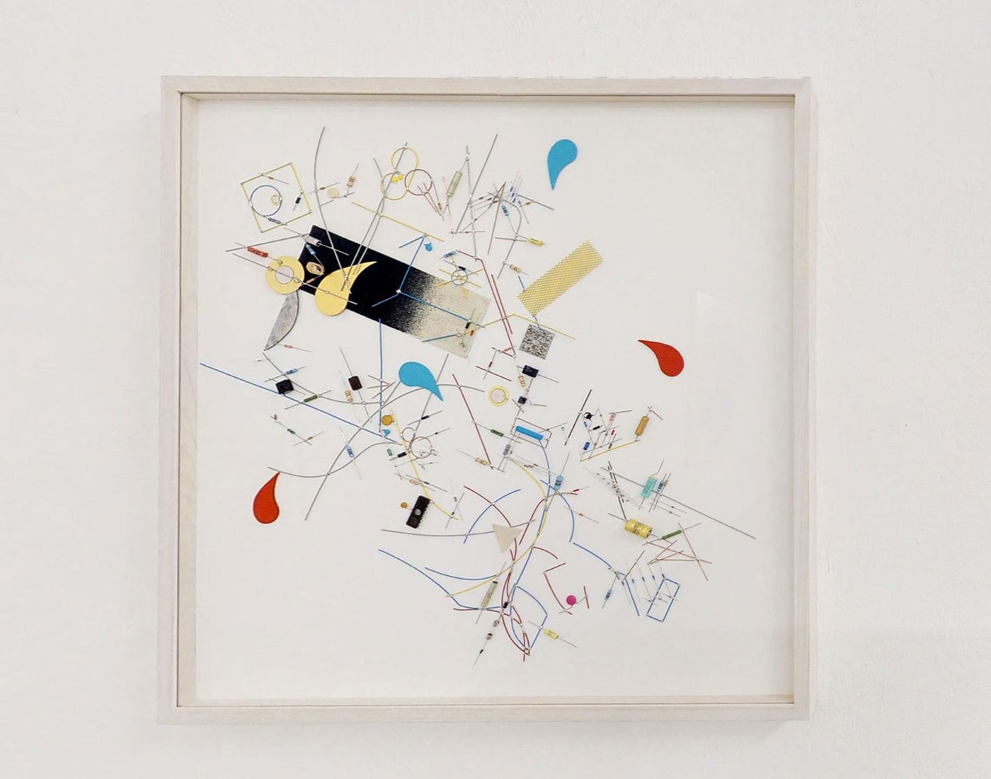 Ginecolthcal Almadan 01, 2019. Electronic components, copper wires, varnish, lead, paper, acrylic paint, sand, steel, shell, gold leaf, mdf,framed,  84x84x5,5 cm | 33x33x2¼  inches. Courtesy: The Flat – Massimo Carasi. Photo by The Flat.