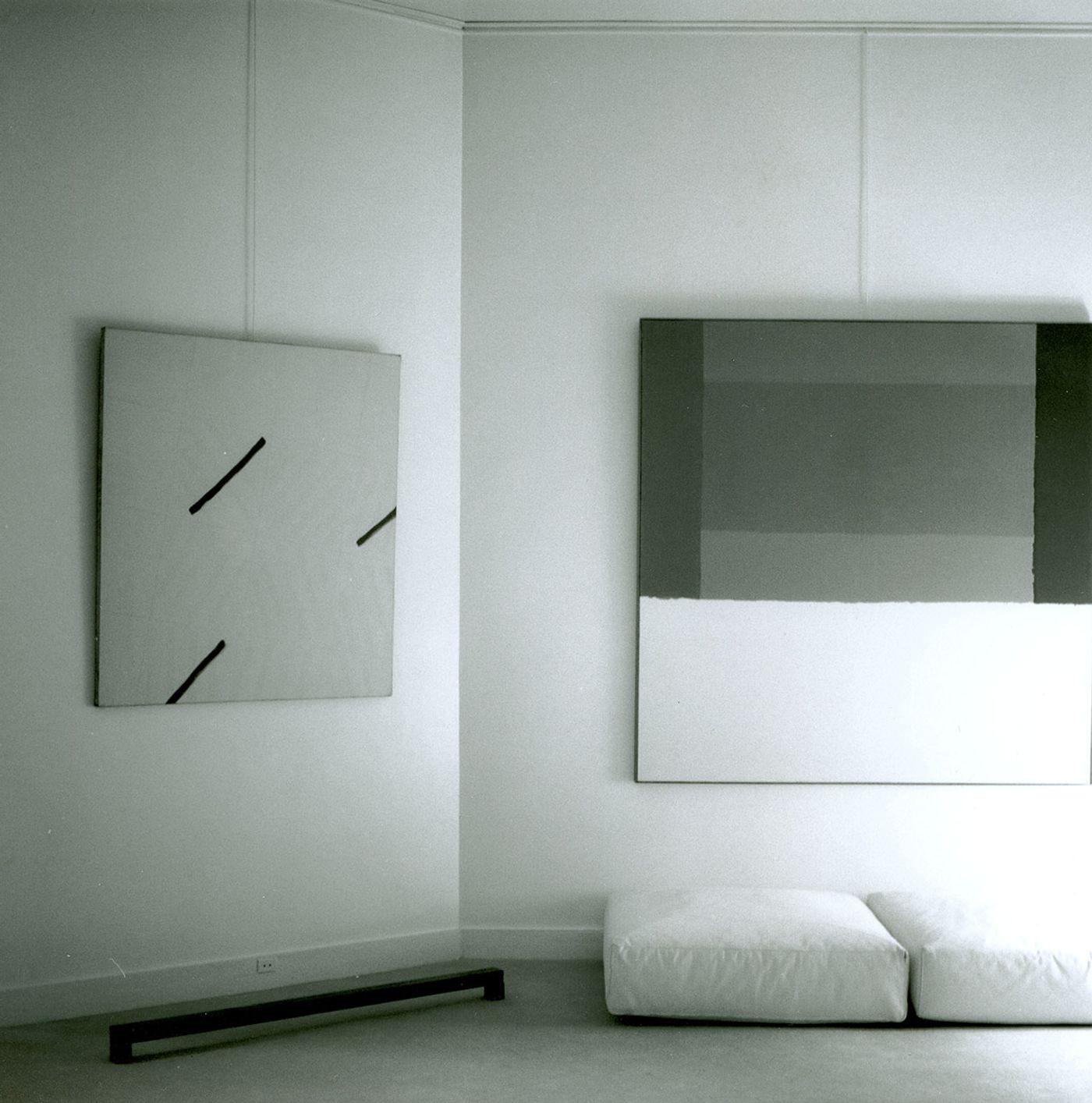 Works by Martin Barré and James Bishop at the Jean Paul Najar Foundation. Photo © Jean Paul Najar Foundation.