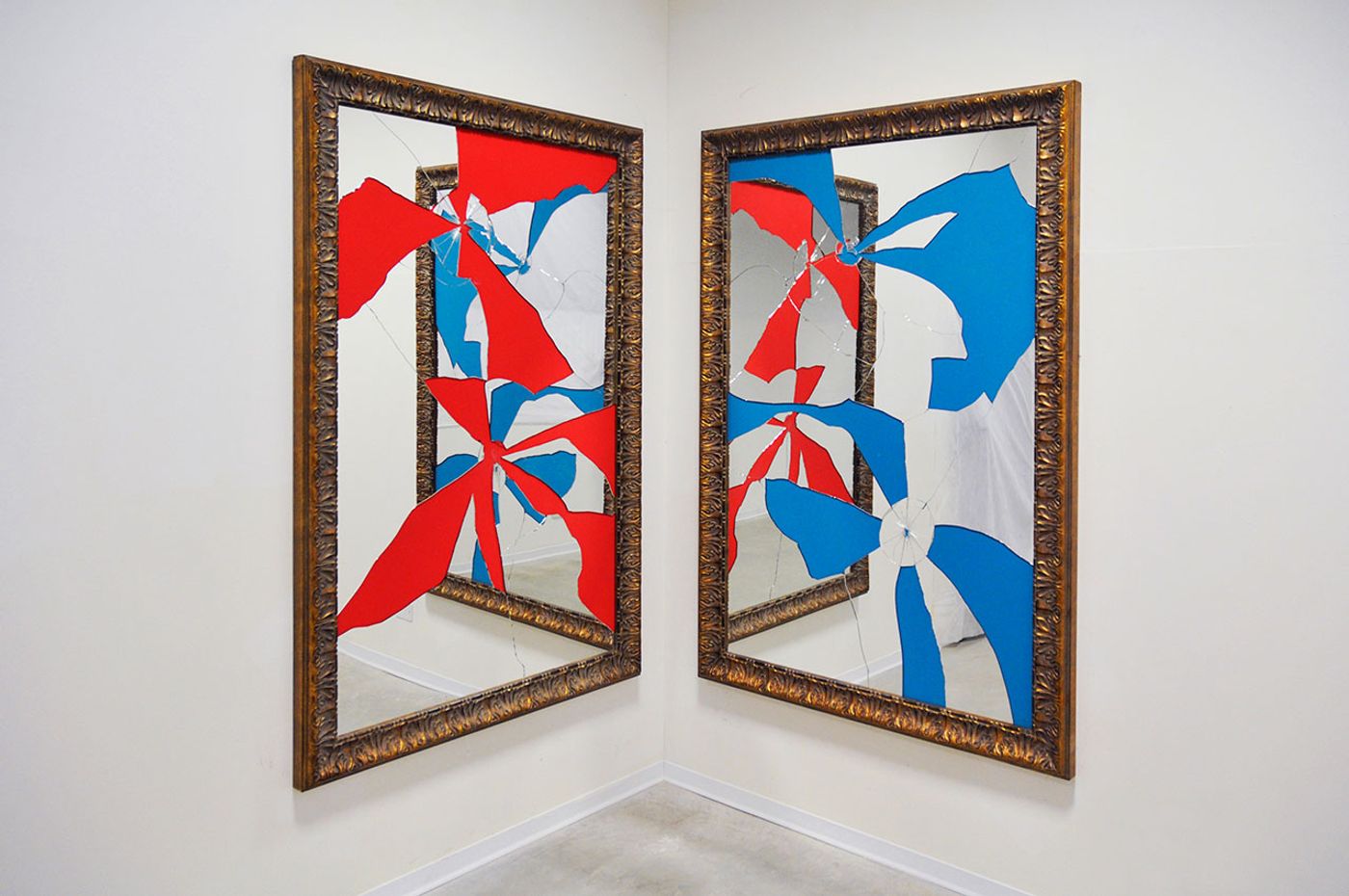 Michelangelo Pistoletto, Two Less One Colored, 2015, mirror, gilded wood, 180 x 120 cm each. Courtesy GALLERIA CONTINUA, San Gimignano, Beijing, Les Moulins, Habana. Photo by Duccio Benvenuto.