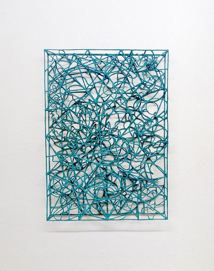 Wire collide 1001, 2019. Copper wire, solder, sand, varnish, 65x47x5,5 cm | 25½x18½x¼ inches. Courtesy: The Flat – Massimo Carasi. Photo by The Flat. Wire collide 1001, 2019. Copper wire, solder, sand, varnish, 65x47x5,5 cm | 25½x18½x¼ inches. Courtesy: The Flat – Massimo Carasi. Photo by The Flat.