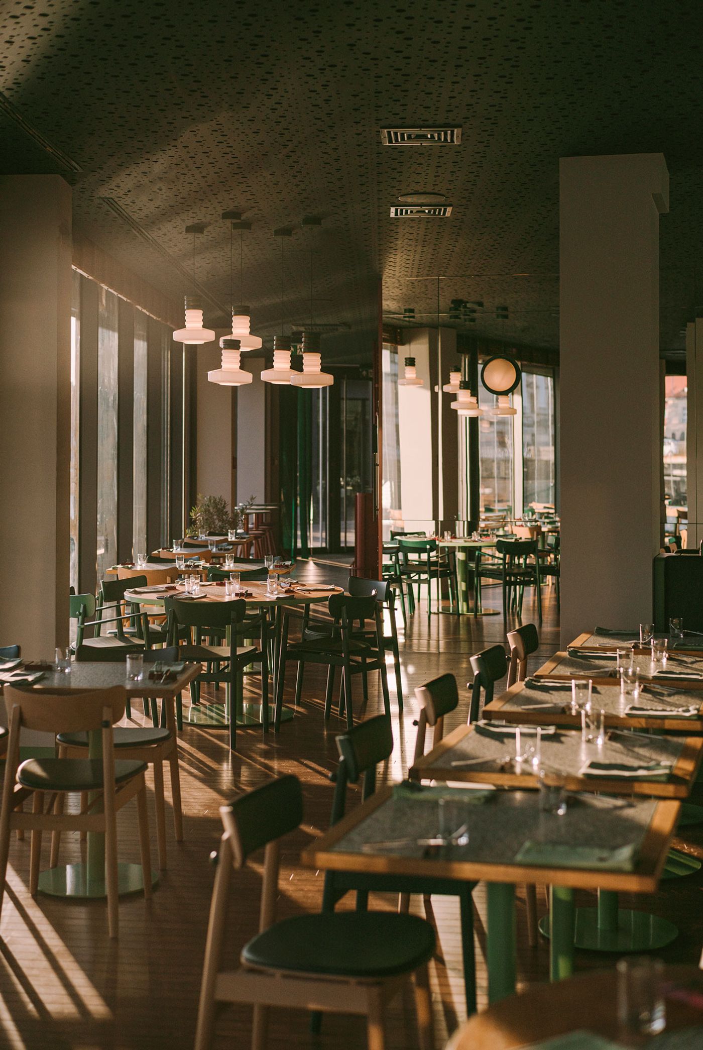 MARTIM restaurant by BUCK.STUDIO.
Photo by PION Studio. MARTIM restaurant by BUCK.STUDIO.
Photo by PION Studio.