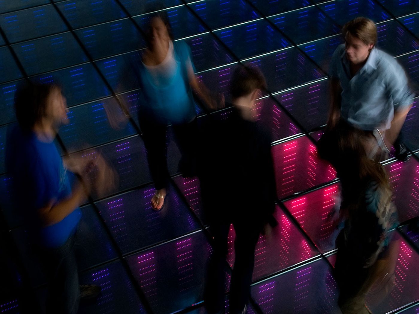 SUSTAINABLE DANCE FLOOR by Daan Roosegaarde. Photo © Studio Roosegaarde..