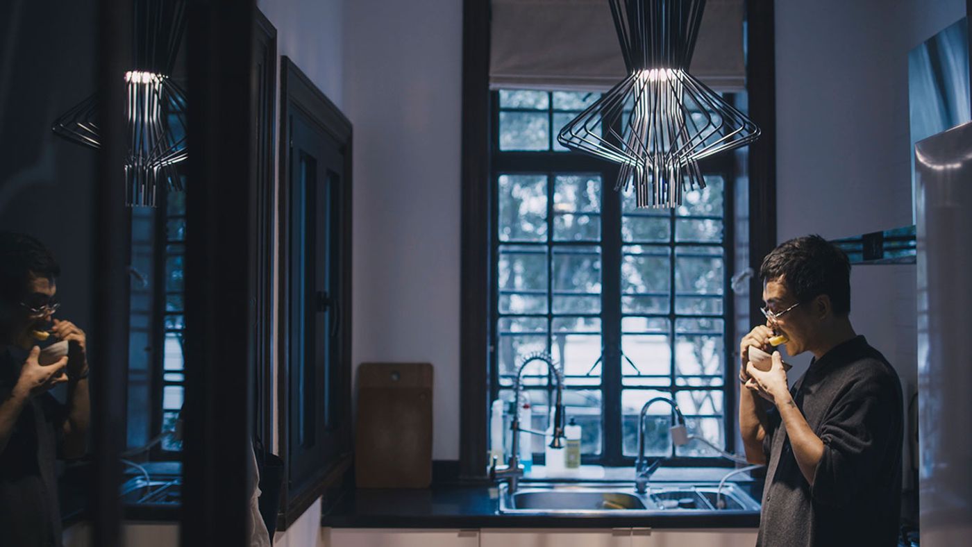 Screenshot from the VITE video series by Gianluca Vassallo for Foscarini. Screenshot from the VITE video series by Gianluca Vassallo for Foscarini.