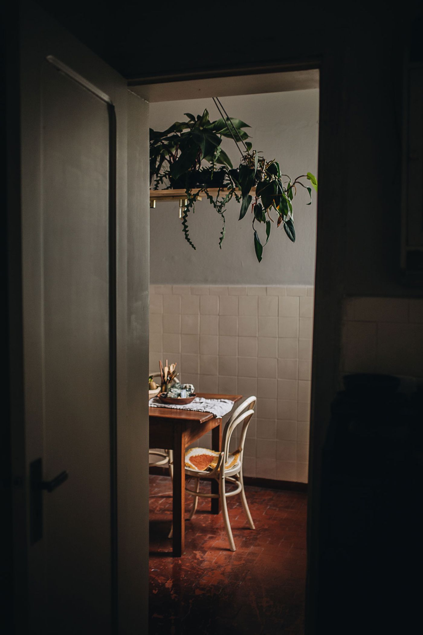PLANT TRIBE LIVING HAPPILY EVER AFTER WITH PLANTSBy Igor Josifovic &amp; Judith de Graaff
Photo: The home of Derek Fernandes in São Paulo, Brazil.Photography by Jules Villbrandt.