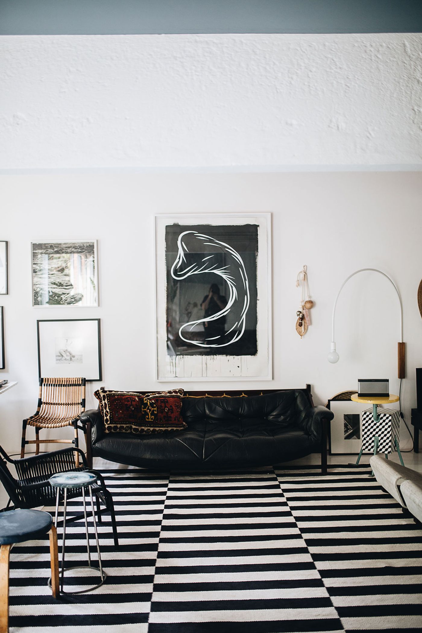 PLANT TRIBE LIVING HAPPILY EVER AFTER WITH PLANTSBy Igor Josifovic &amp; Judith de Graaff
Photo: The home of Maurício Arruda in São Paulo, Brazil.Photography by Jules Villbrandt for Urban Jungle Bloggers.