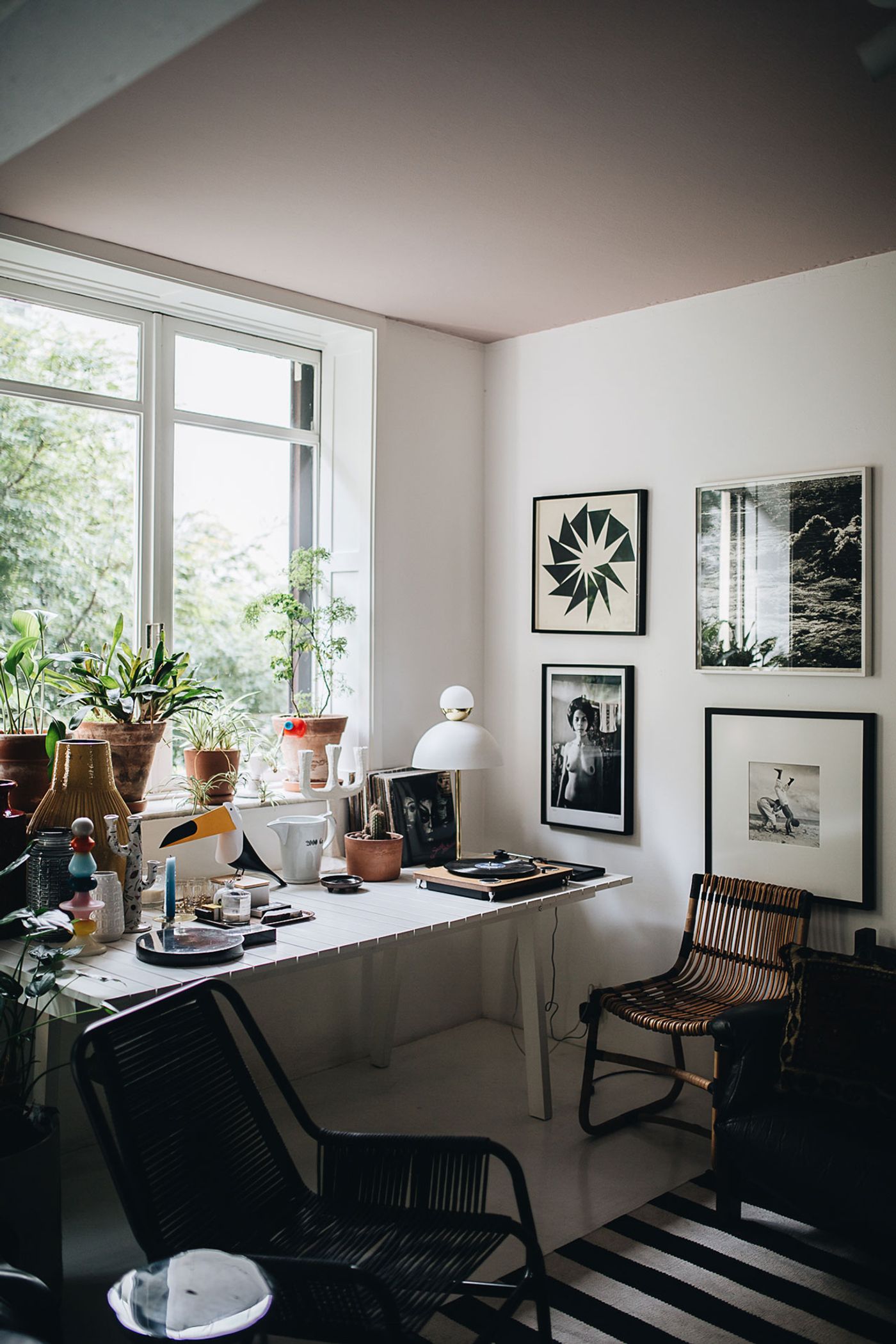PLANT TRIBE LIVING HAPPILY EVER AFTER WITH PLANTSBy Igor Josifovic &amp; Judith de Graaff
Photo: The home of Maurício Arruda in São Paulo, Brazil.Photography by Jules Villbrandt for Urban Jungle Bloggers.