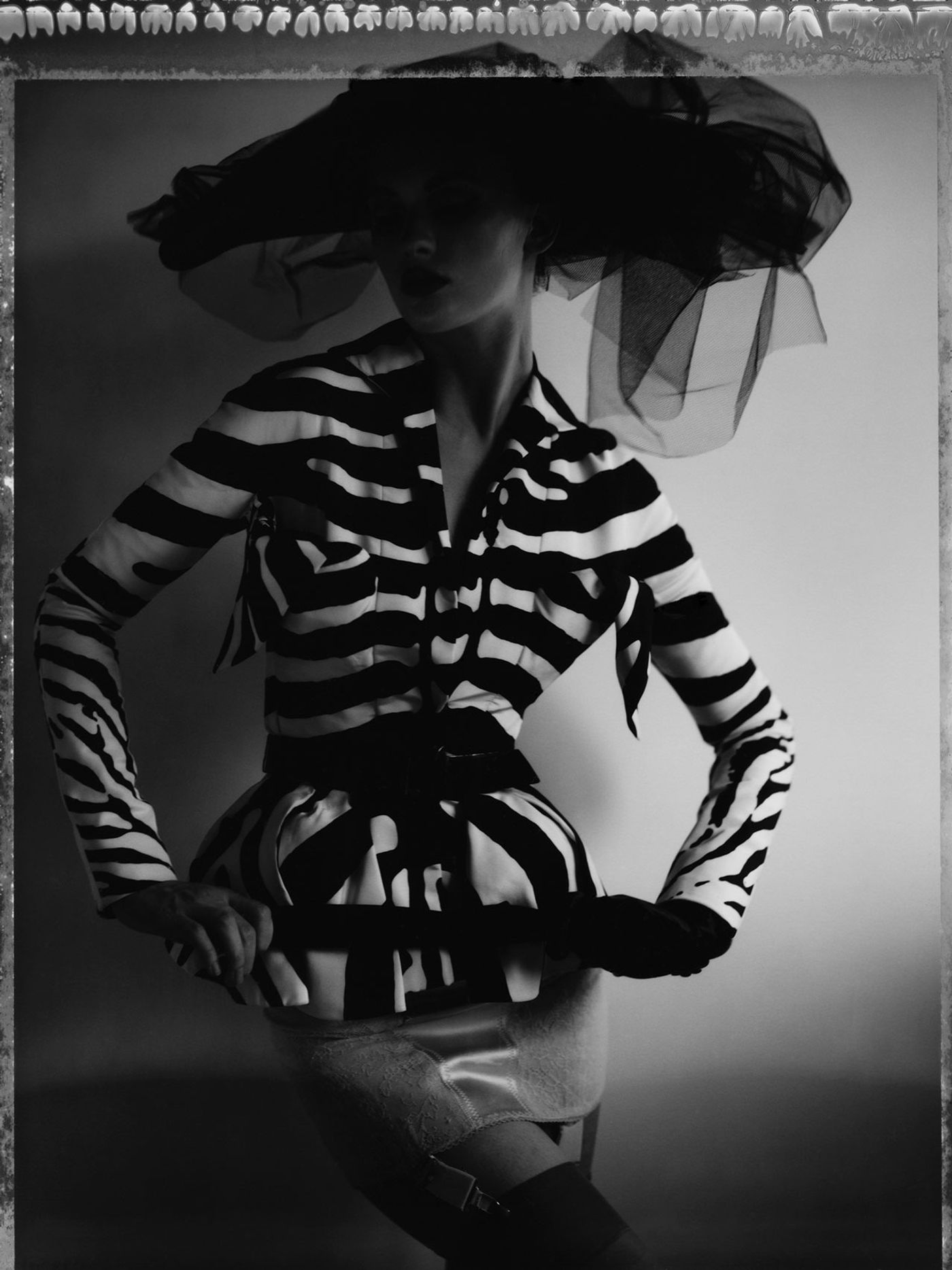 Cathleen Naundorf
"La parisienne III"
Dior Haute Couture winter 2009 - n°10,
Gelatin silver print, 2010.