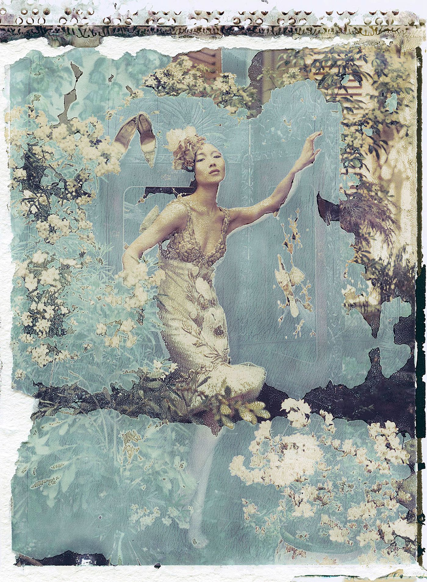 Cathleen Naundorf
"An Ordinary day"
Valentino Haute Couture summer 2008 - n°20,
Color-print from original polaroid, 2008. 