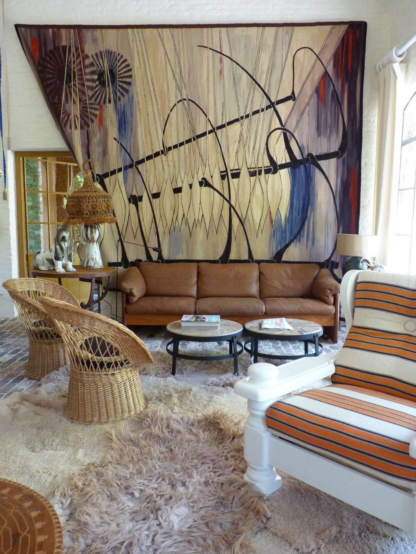 The remodeled living room of an Arts & Crafts townhouse. Featured in the book 'Fearless Living'. Photo © JPDEMEYER&CO. The remodeled living room of an Arts & Crafts townhouse. Featured in the book 'Fearless Living'. Photo © JPDEMEYER&CO.