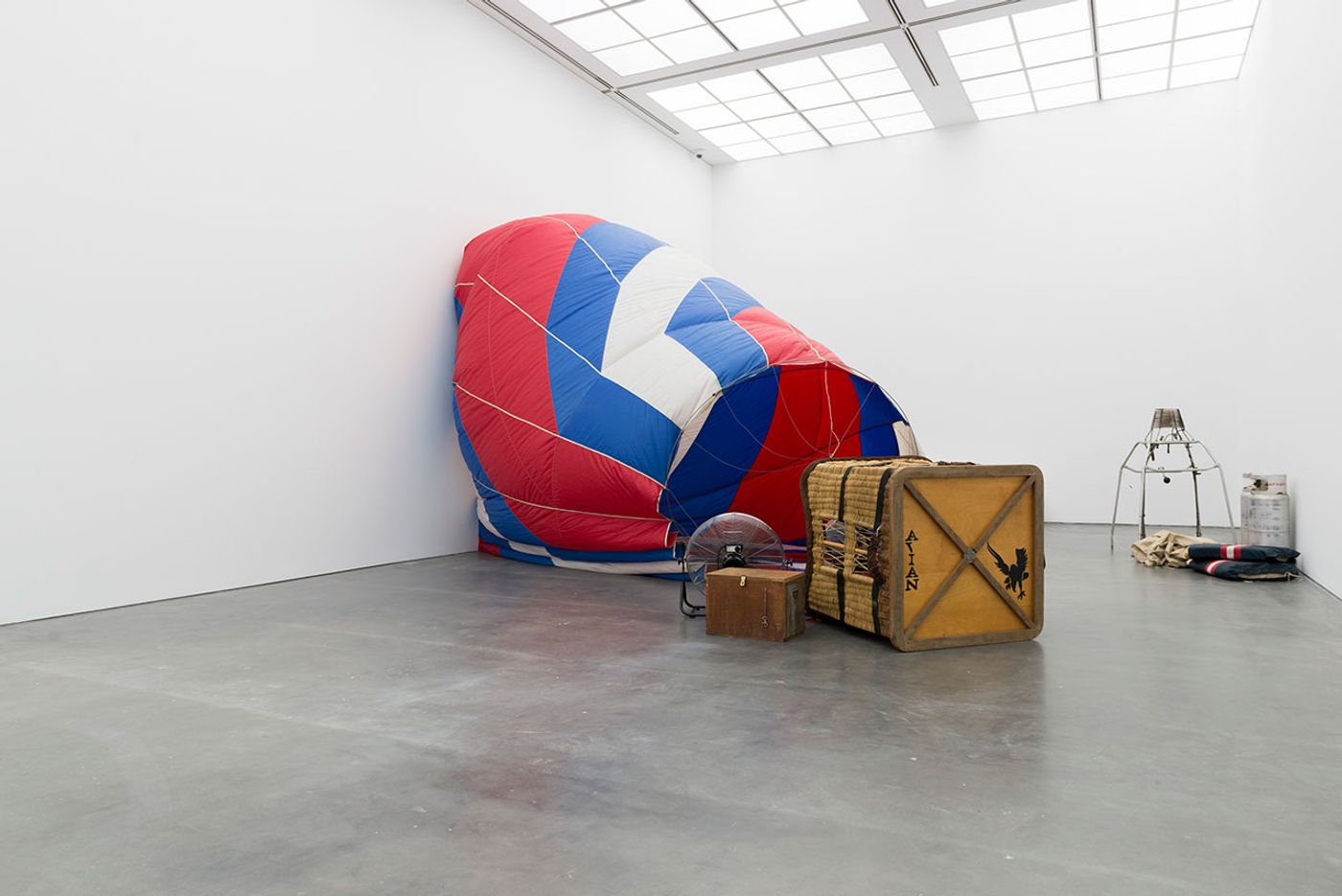 Kris Martin, T.Y.F.F.S.H., 2009. Hot air balloon, ventilators. Installation view MCA Chicago. Photo MCA Chicago.
Artist's statement: The dream of flying and drifting with the wind is captured in the museum. Kris Martin, T.Y.F.F.S.H., 2009. Hot air balloon, ventilators. Installation view MCA Chicago. Photo MCA Chicago.
Artist's statement: The dream of flying and drifting with the wind is captured in the museum.