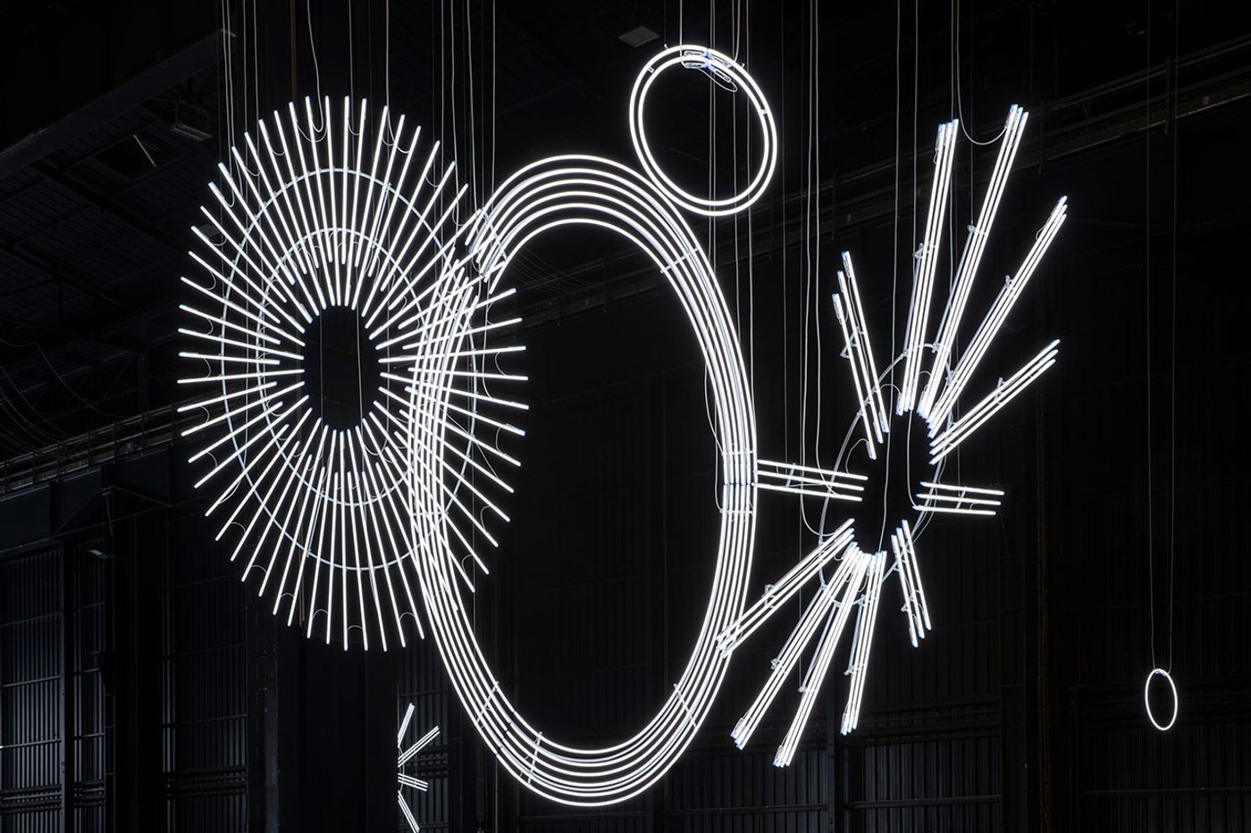 Cerith Wyn Evans, Radiant Fold (…the Illuminating Gas), 2017-2018. Installation view at Pirelli HangarBicocca, Milan, 2019. Courtesy of the artist; Amgueddfa Cymru – National Museum Wales and Pirelli HangarBicocca. Photo: Agostino Osio. Cerith Wyn Evans, Radiant Fold (…the Illuminating Gas), 2017-2018. Installation view at Pirelli HangarBicocca, Milan, 2019. Courtesy of the artist; Amgueddfa Cymru – National Museum Wales and Pirelli HangarBicocca. Photo: Agostino Osio.