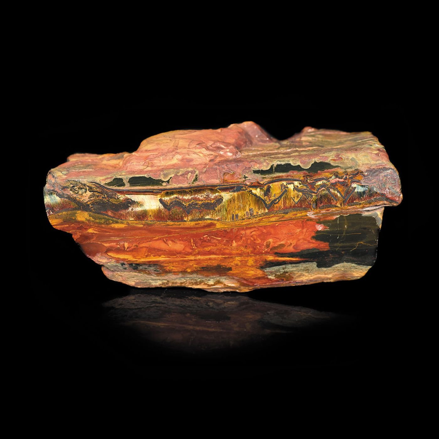 Jasper “Marra Mamba”. Mount Brockman area, Western Australia, Australia. MNHN Collection, Paris © MNHN/F. Farges.