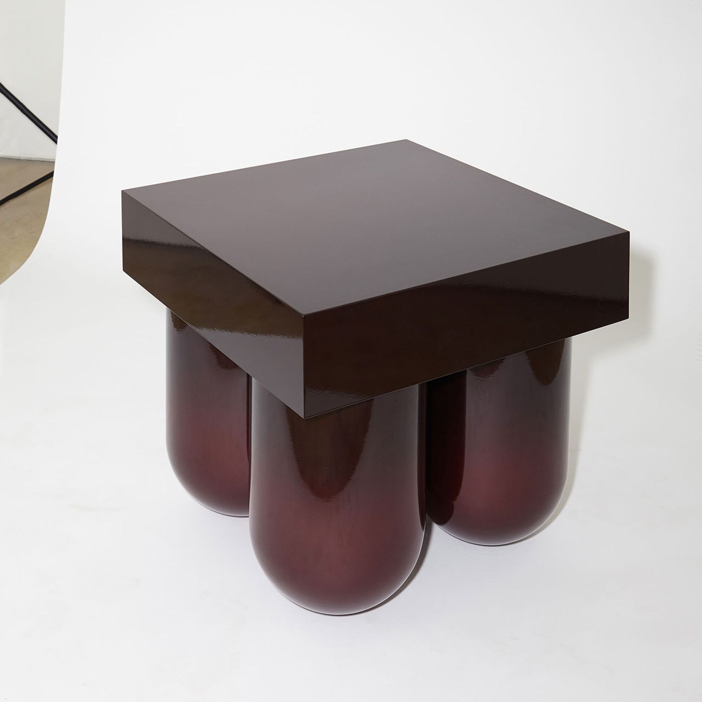 Set no. 5 cocktail table by müsing–sellés (architect Álvaro Gómez-Sellés and designer Marisa Müsing).
20/21 SELECTION. Palazzo Valli Bruni. Set no. 5 cocktail table by müsing–sellés (architect Álvaro Gómez-Sellés and designer Marisa Müsing).
20/21 SELECTION. Palazzo Valli Bruni.