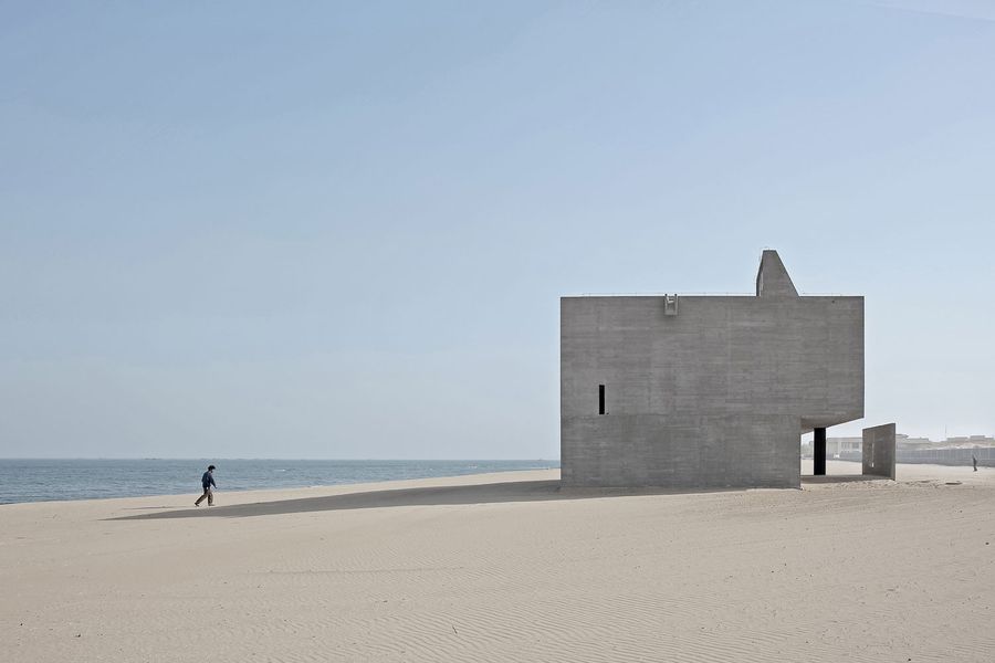Oceanfront Library High by the Beach: Seashore Library by Vector Architects