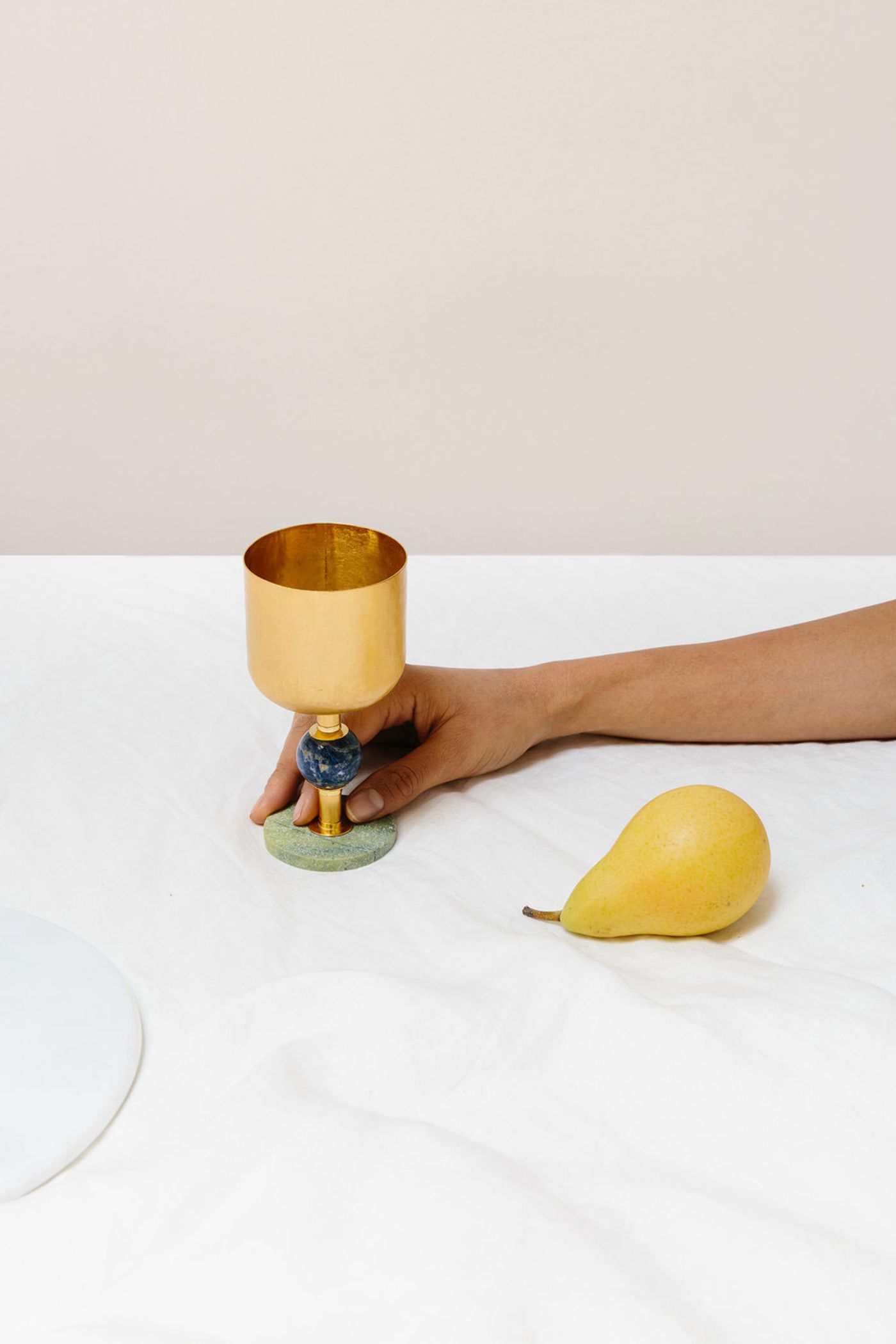 Joyas en casa’ (Gems at home) tableware and bowls collection by Natalia Criado.
20/21 SELECTION. Palazzo Valli Bruni. Joyas en casa’ (Gems at home) tableware and bowls collection by Natalia Criado.
20/21 SELECTION. Palazzo Valli Bruni.