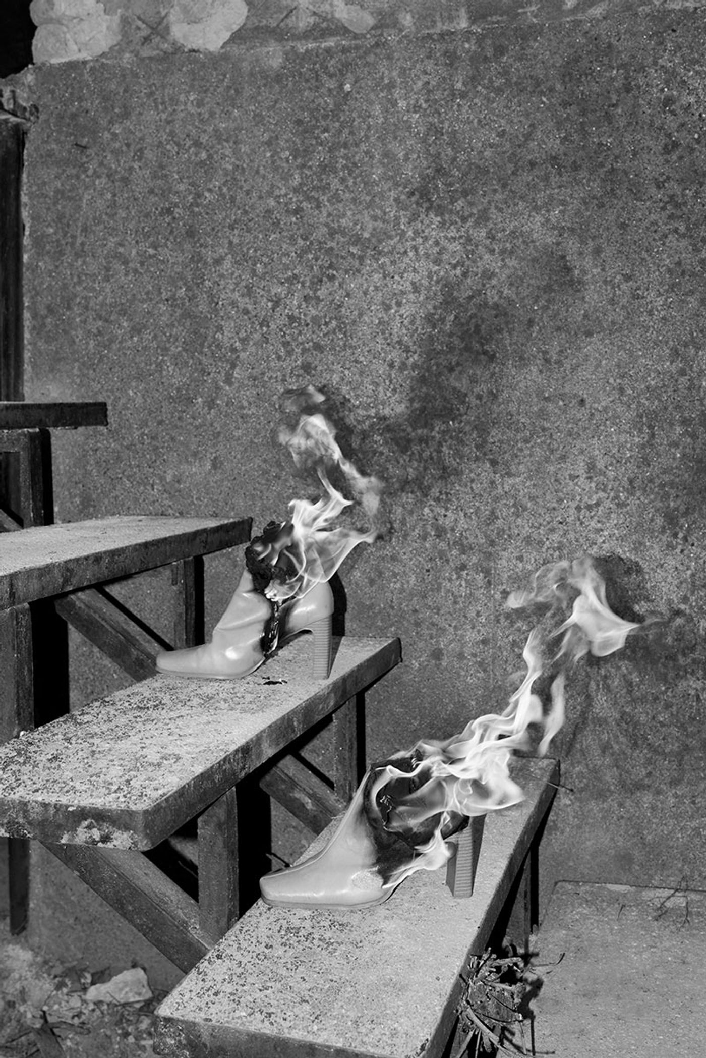 Dorottya Vékony, When it happened I was there, Burning Shoes, 2018-2019. Archiv inkjet print, variable dimension. Courtesy of Aron Weber, the artist and aqb Project Space. 
