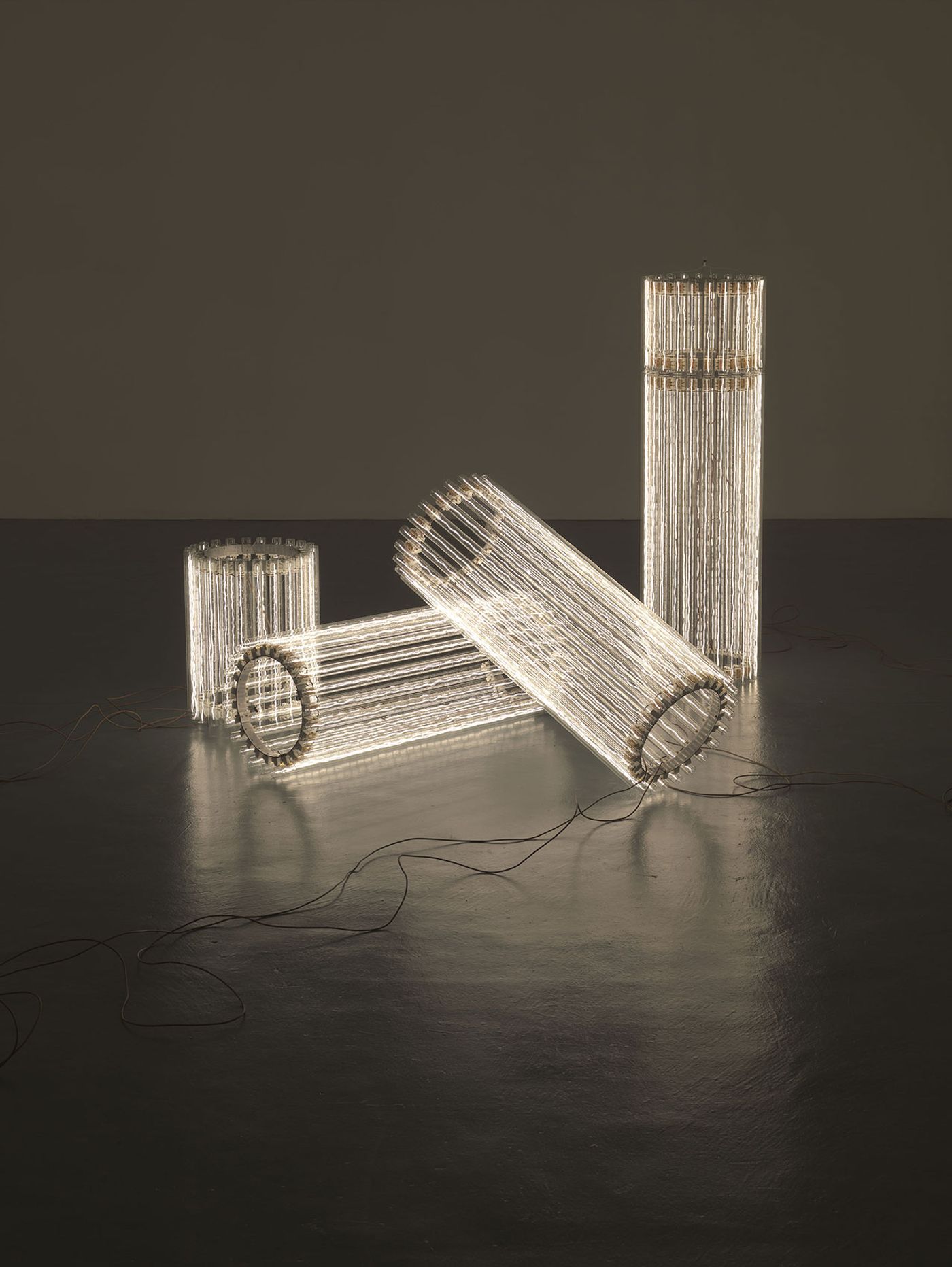 Cerith Wyn Evans, Column (Assemblages) I, 2010 © Cerith Wyn Evans. Courtesy White Cube. Photo: Todd-White Art Photography. Cerith Wyn Evans, Column (Assemblages) I, 2010 © Cerith Wyn Evans. Courtesy White Cube. Photo: Todd-White Art Photography.