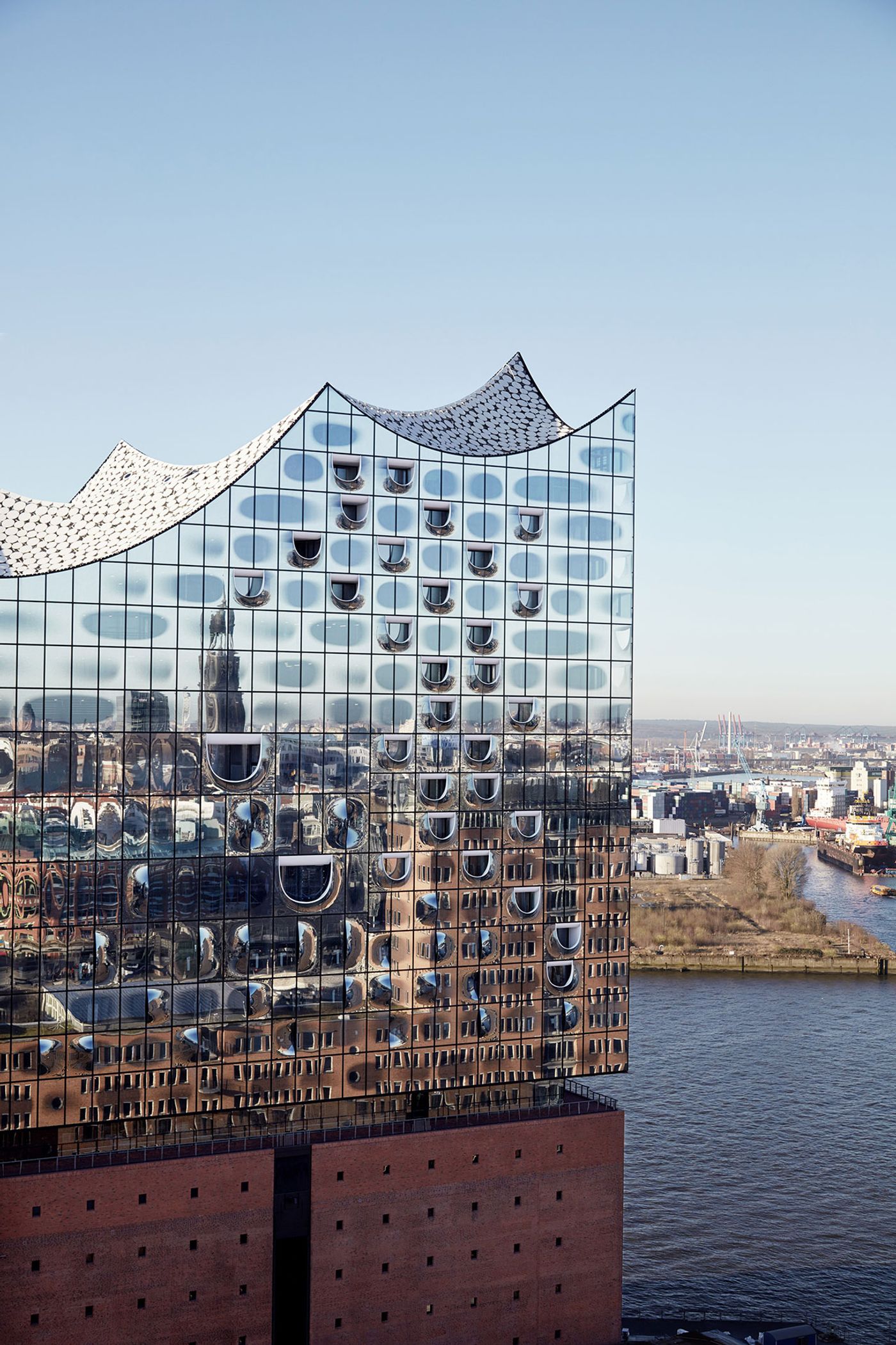 The Majestic Elbphilharmonie in Hamburg by Herzog & de Meuron